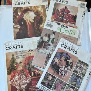 Sew 5 Christmas Patterns McCalls Vintage Santa Tree Stocking Wreaths 1990s